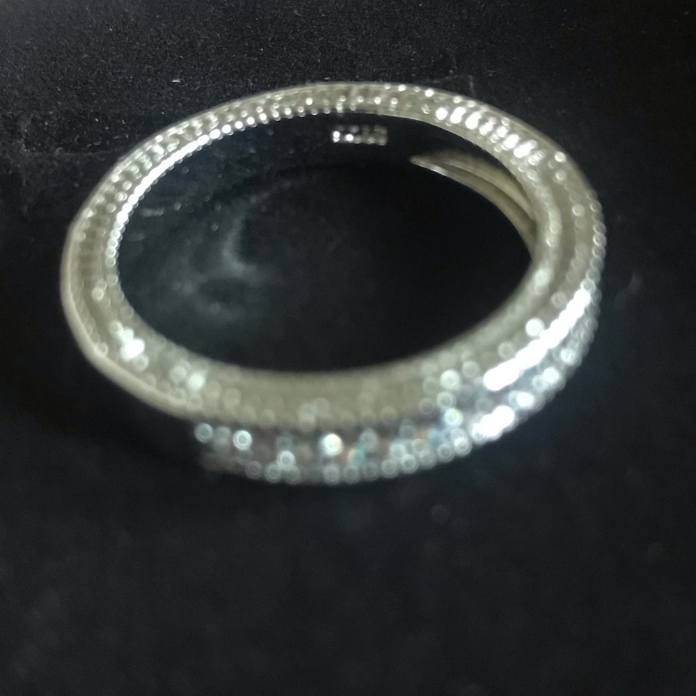 Elegant Sterling Silver Ring set with Clear Gemstone - Picture 4 of 4